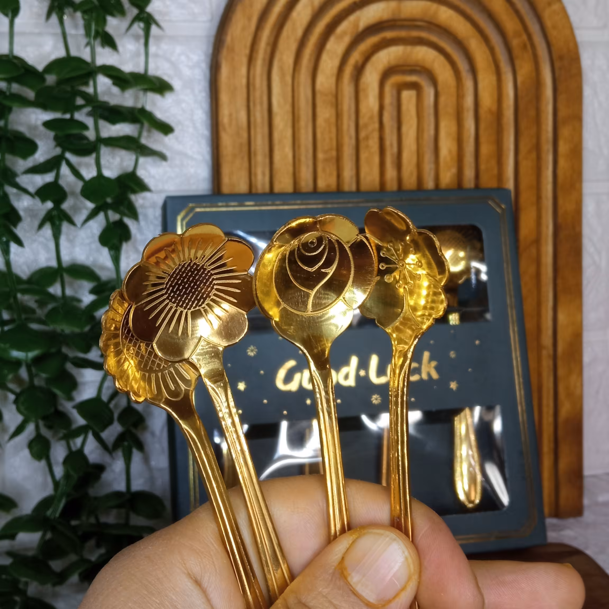 قاشق طرح گل رنگ طلایی پرفروش 