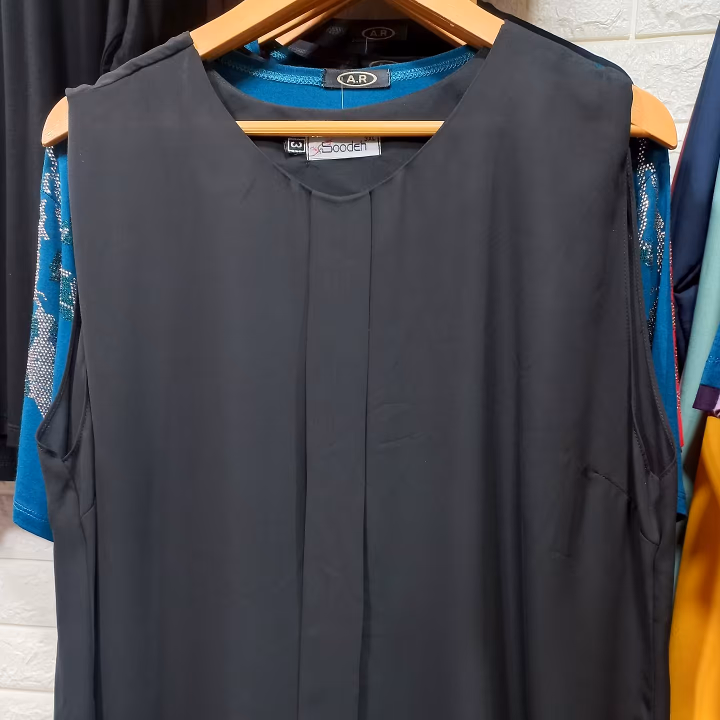 تاپ کرپ حریر مجلسی زیر کتی تک مشکی سایزبندی تا 54 با ارسال رایگان