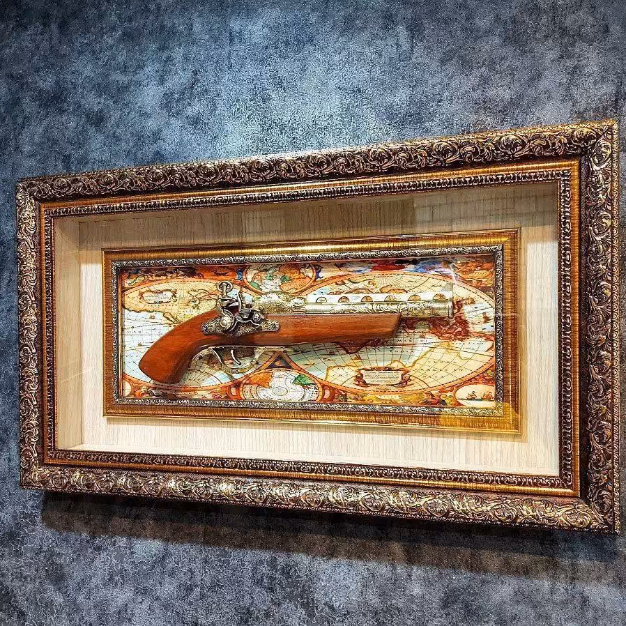 تابلو تپانچه (جنس بدنه چوبی) دو قاب