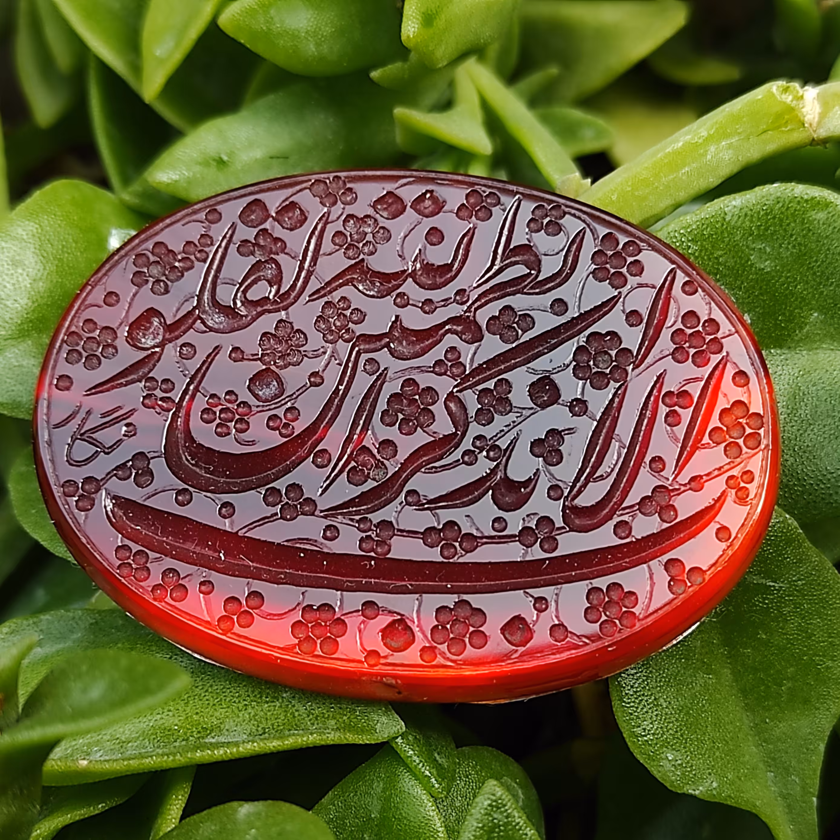 نگین مدالی عقیق حکاکی شده با دست