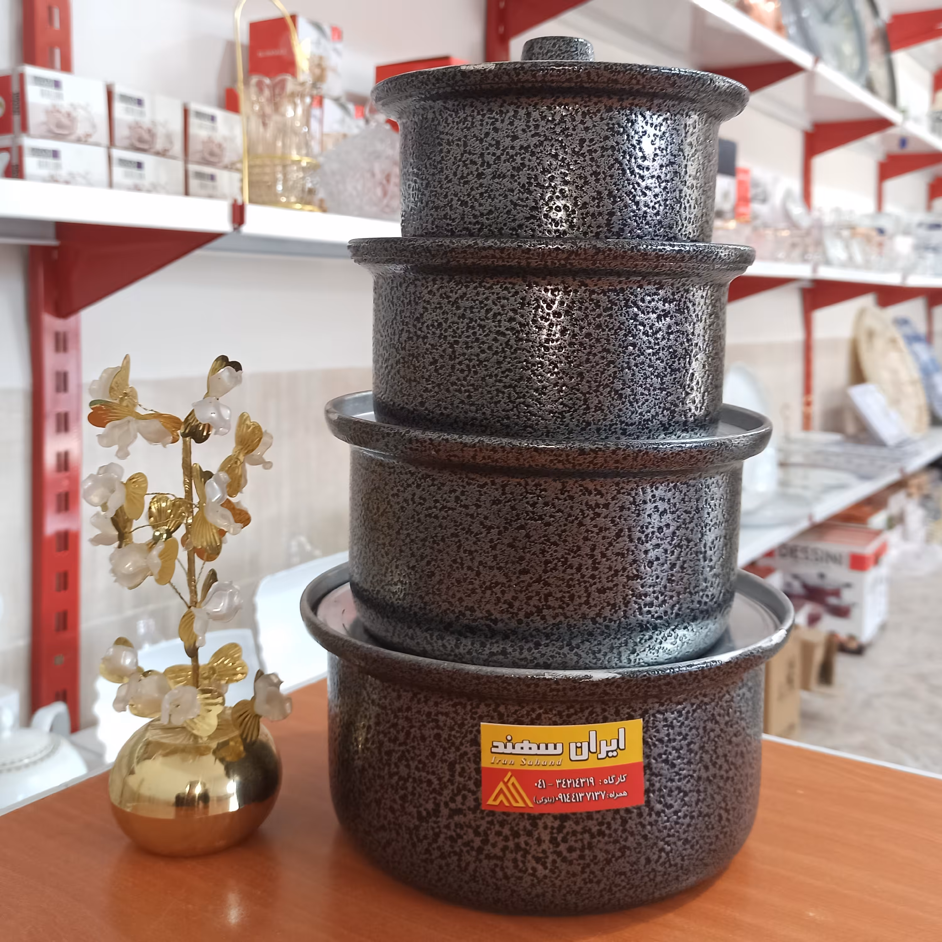 سرویس قابلمه بچه 4 رقم،جنس روحی با روکش پودری رنگ مشکی،شیک و فوق العاده کاربردی