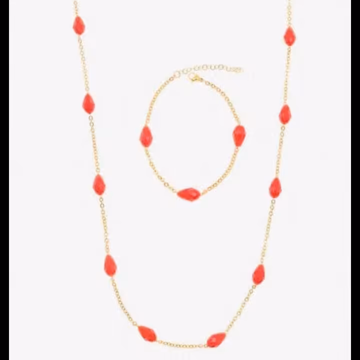 نیم ست دانه انار.  لاکچری و ظریف. ویژه ی شب یلدا
. رنگ ثابت. کیفیت عالی