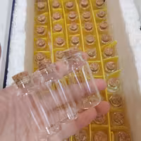 شیشه ویال  مناسب برای گیفت و یادبود 