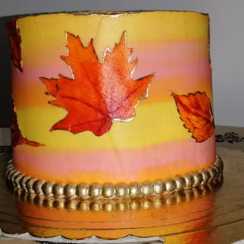 کیک خامه ای تزیینات ویفر پیپر (پس کرایه)