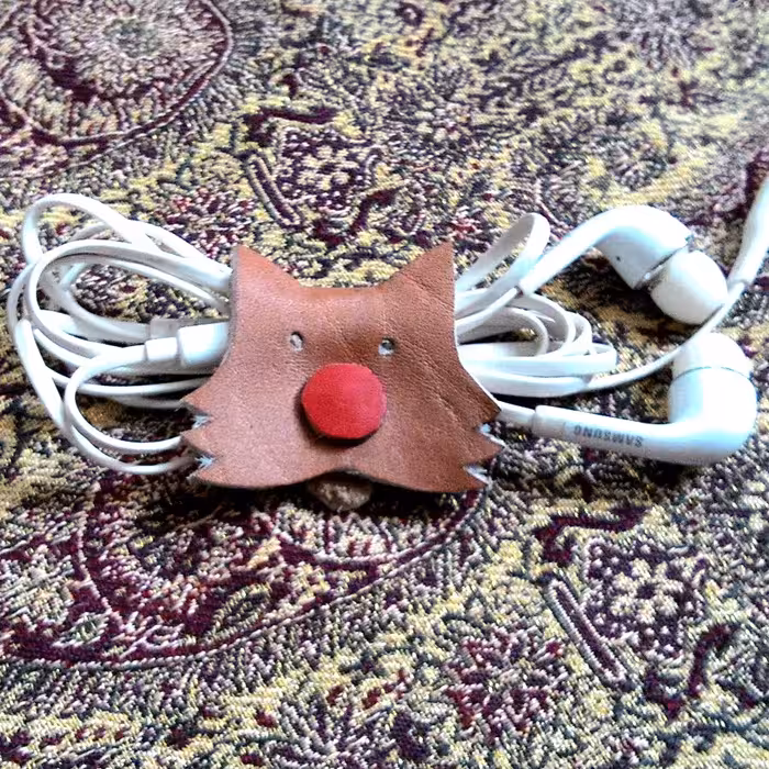 محافظ سیم هندزفری و هدفون (چرم طبیعی)