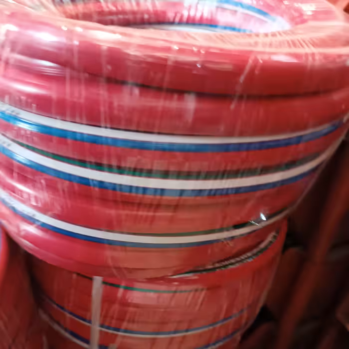 شلنگ آب نمره 2 صادراتی درجه یک داخل سفید بسیار نرم و مقاوم کلاف 20 متری