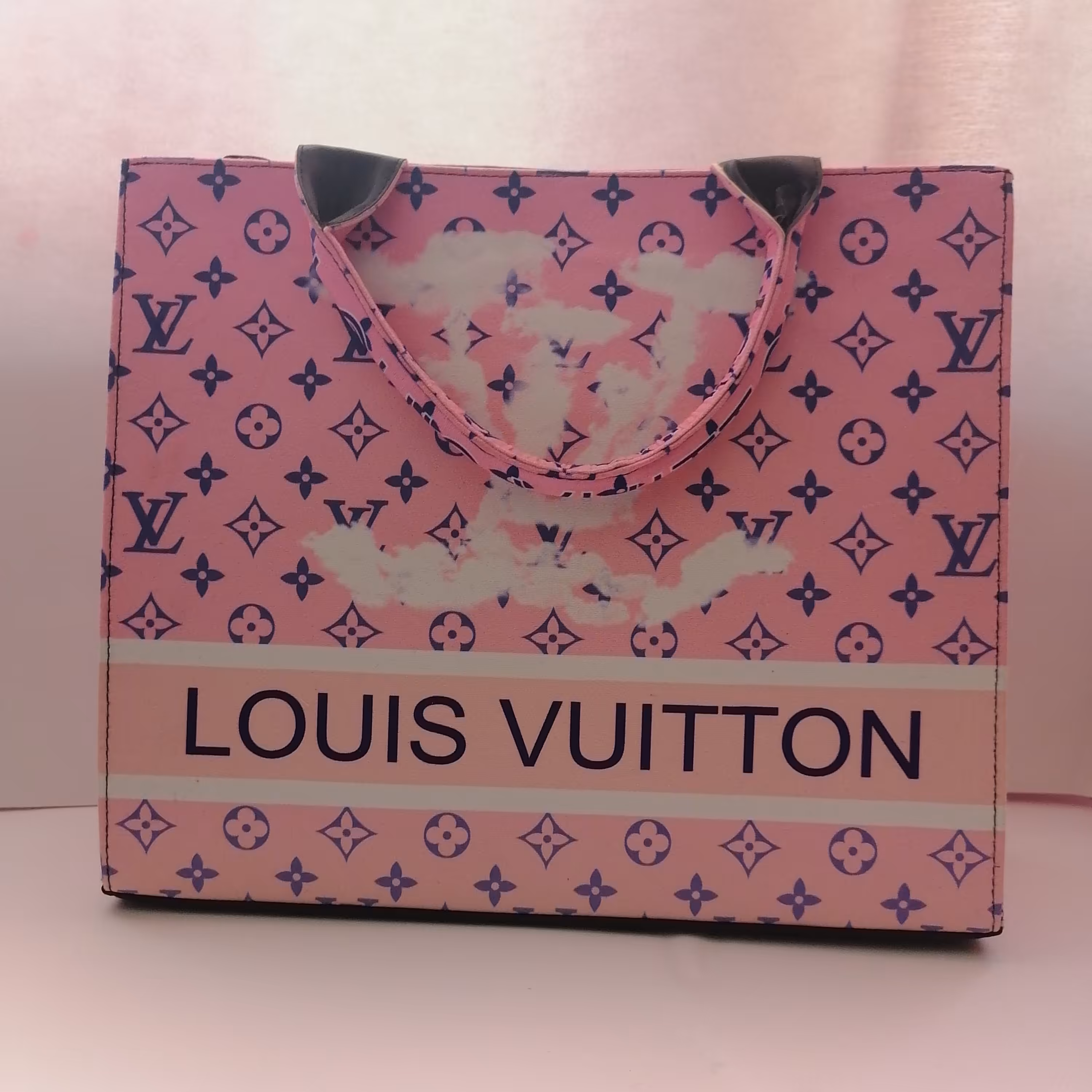 کیف بزرگ زنانه طرح Lv (صورتی)