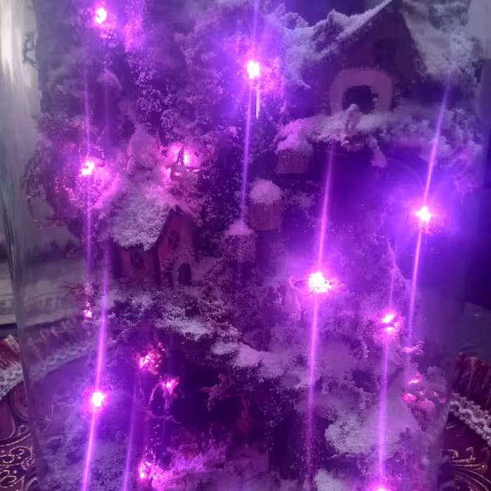 کلبه چوبی  با نور پردتازی  دلخواه 