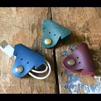 نگه دارنده هندزفری چرم طبیعی کد 6266