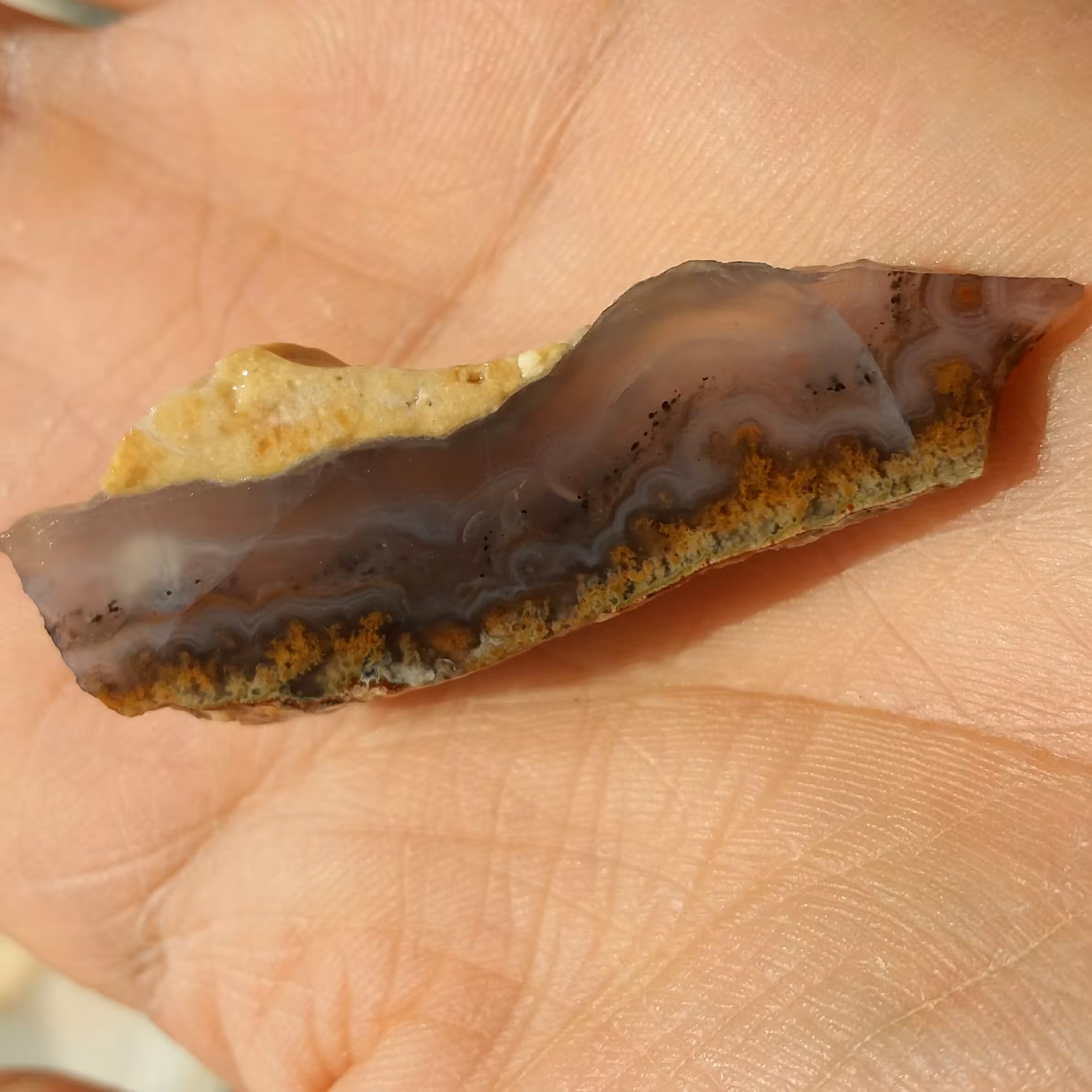 اسلایس سنگ راف حبه عقیق منظره محشر شاهکار خلقت دیدنییییی کاملا طبیعی
کد 8555