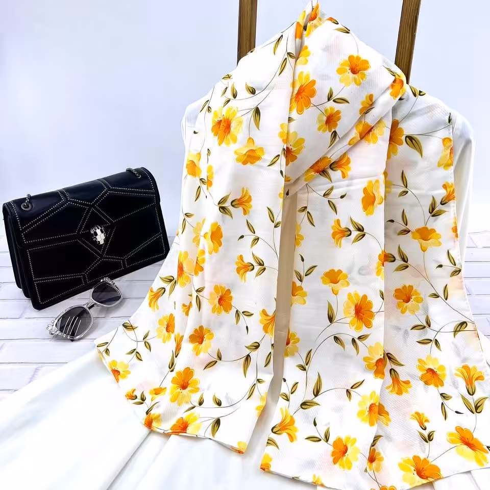 شال زنانه چهارفصل نخی کد 06 از جنس نخ اعلا