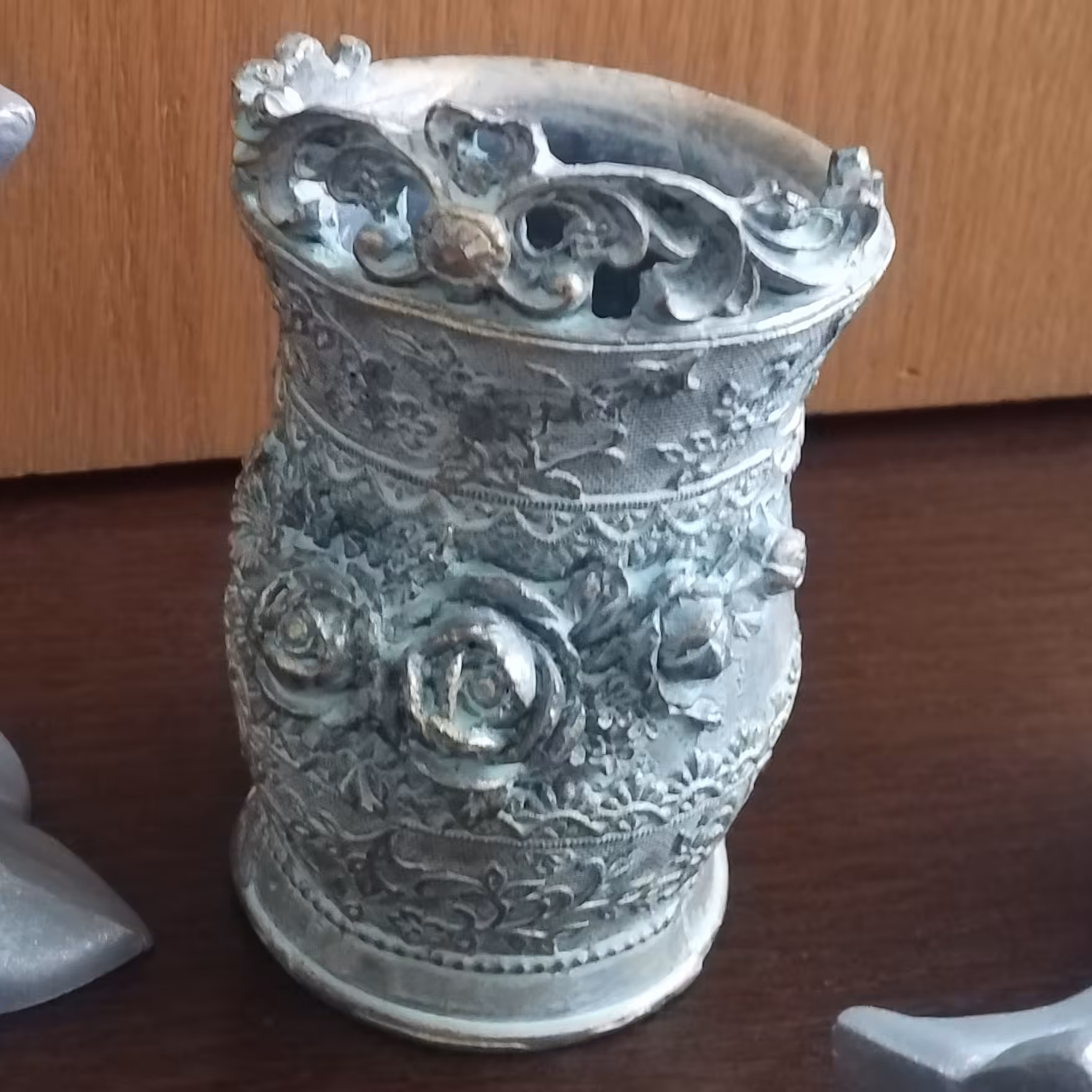 گلدان پلی استر پتینه کاری