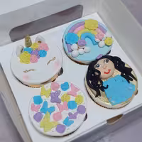 کاپ کیک فوندانتی(ارسال به صورت پس کرایه و در مقصد)