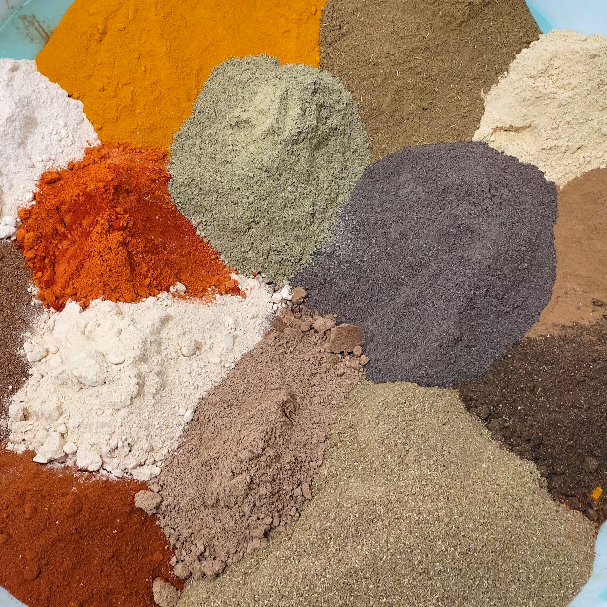 ادویه کاری دستساز