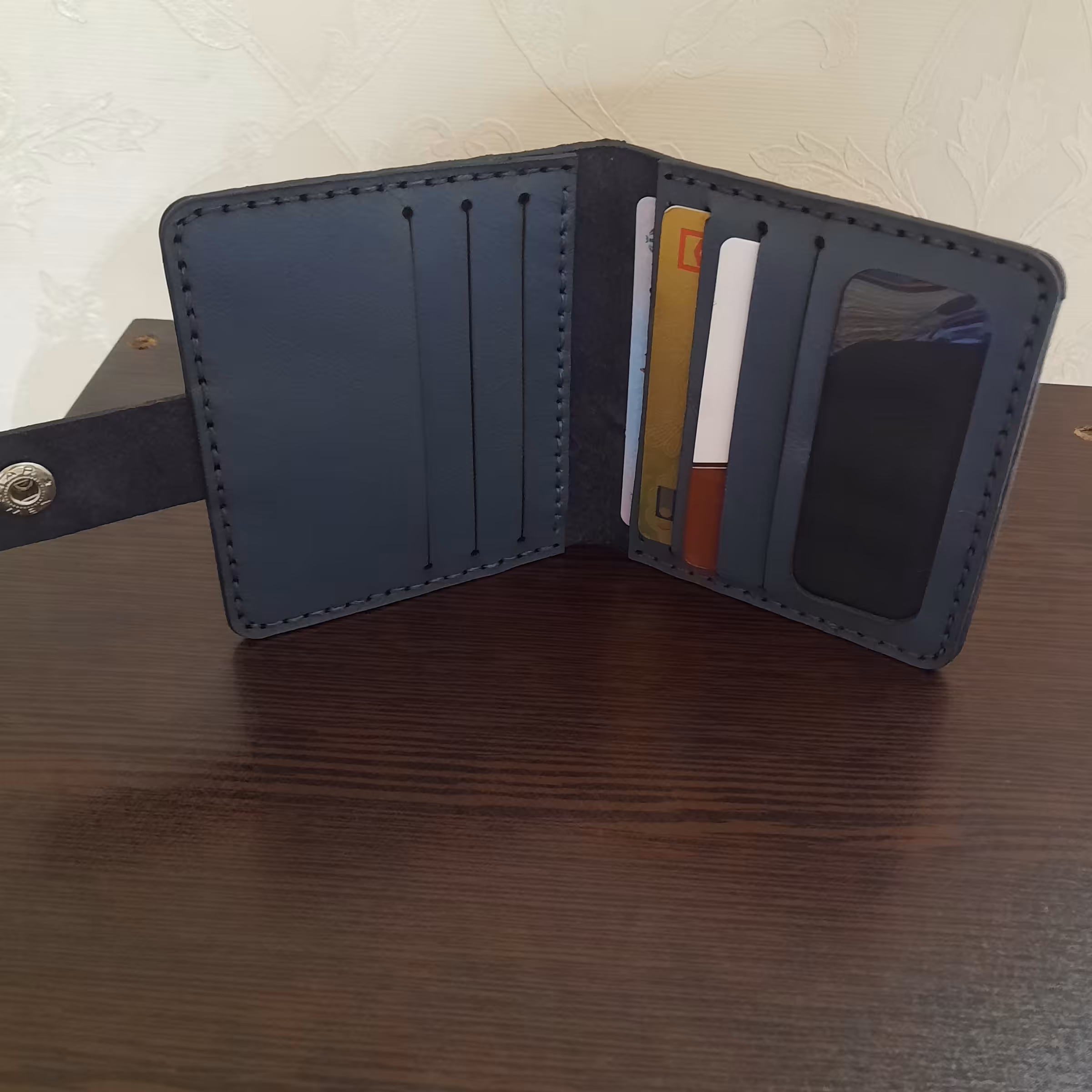 جاکارتی چرم طبیعی  دست دوز 