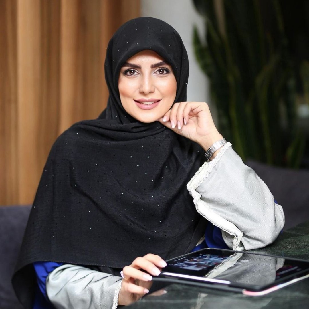 روسری نگین دار مشکی