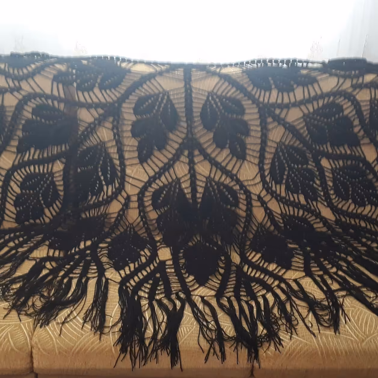 اشارپ یا رو دوشی قلاب بافی با کاموا در رنگ های دلخواه