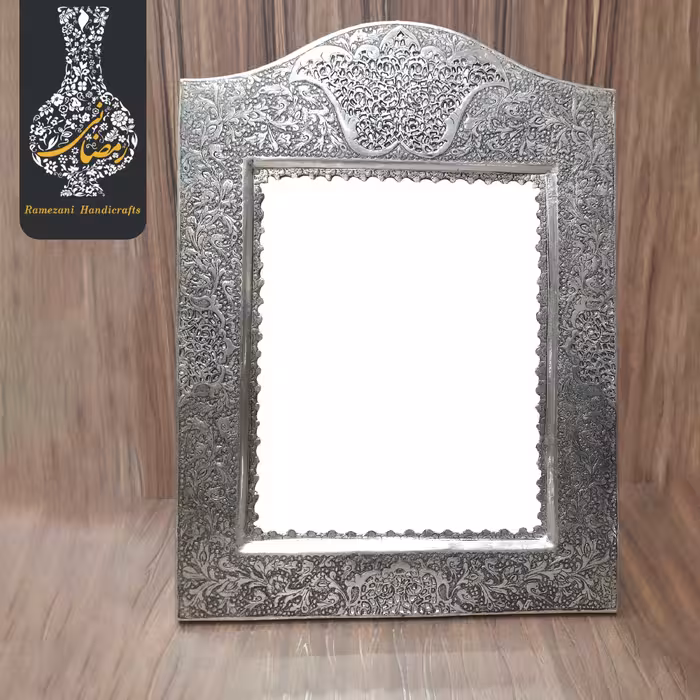 آینه تاج دار دستساز قلمزنی گل و مرغ  اعلاء سیاه قلم طرح نقره شماره 2