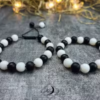  دستبند سنگی اونیکس سفید با مشکی onyx دخترانه و پسرانه