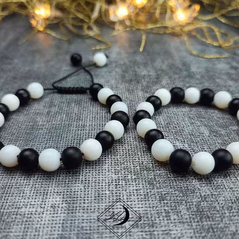  دستبند سنگی اونیکس سفید با مشکی onyx دخترانه و پسرانه