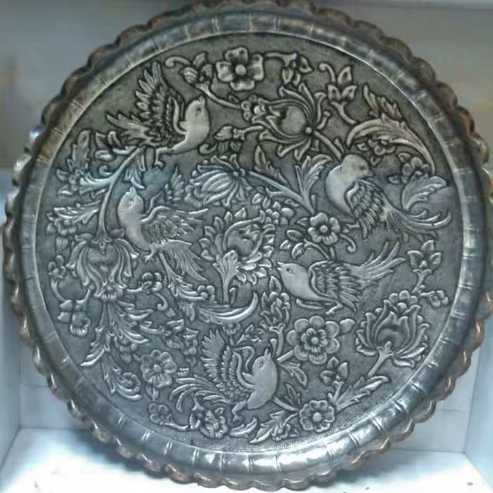 مجمعه مسی، قطر 56 سانت، قلمزنی، کار دست، سنگین، طرح پنج پرنده
