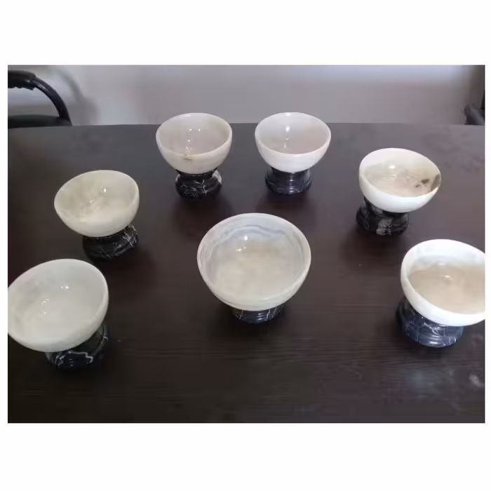 سِت هفت سین سنگی با قابلیت عبور نور از کاسه مرمر گرد و  پایه دار مشکی نوروز ( 7 تکه)