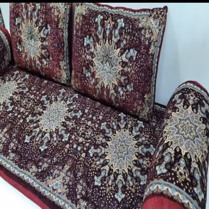 ست شاهنشین 5 تکه شامل یک تشک و دو عدد پشتی مربعی و دو عدد پشتی گرد 