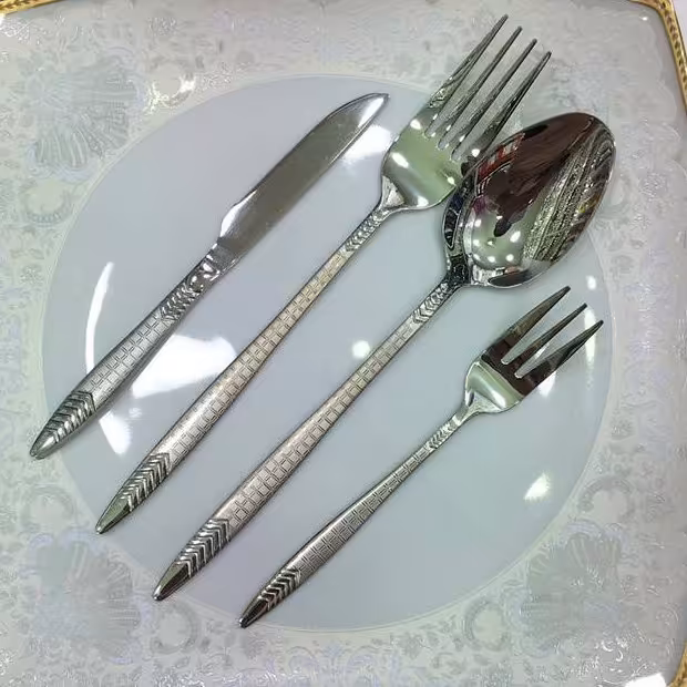 قاشق و چنگال یونیک طرح سوزنی لیزری