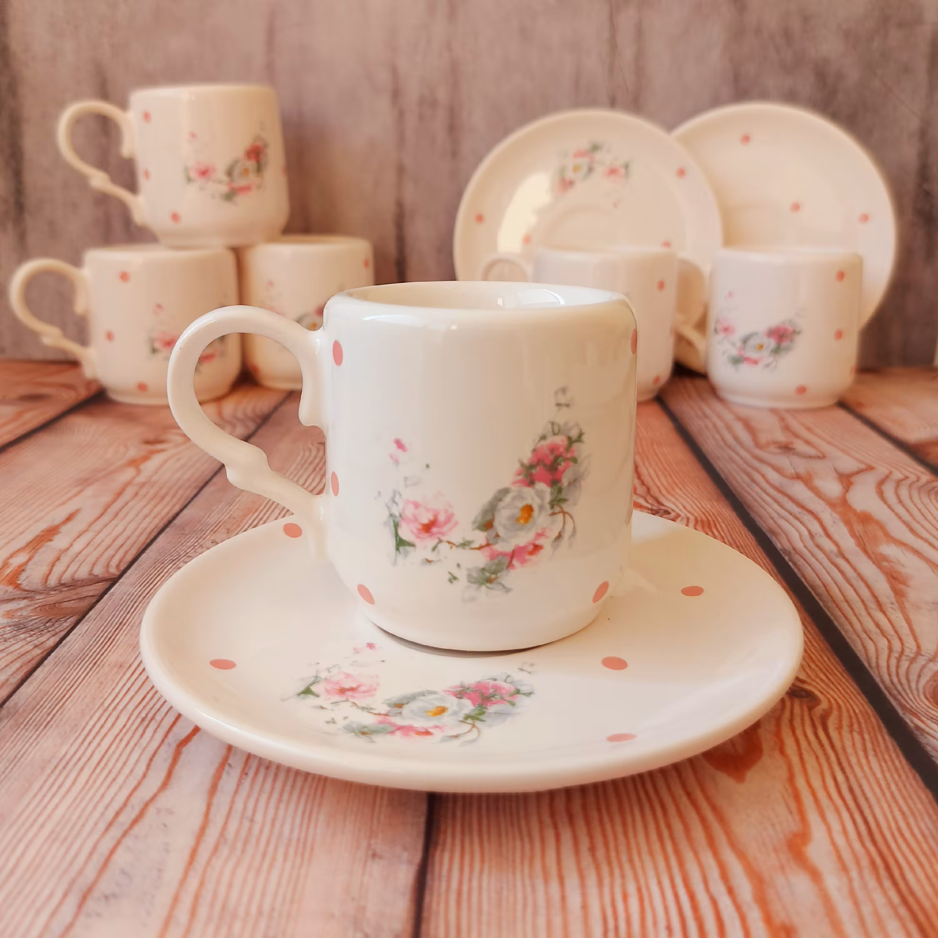 فنجان و نعلبکی سرامیک طرح ناز همراه با قوری