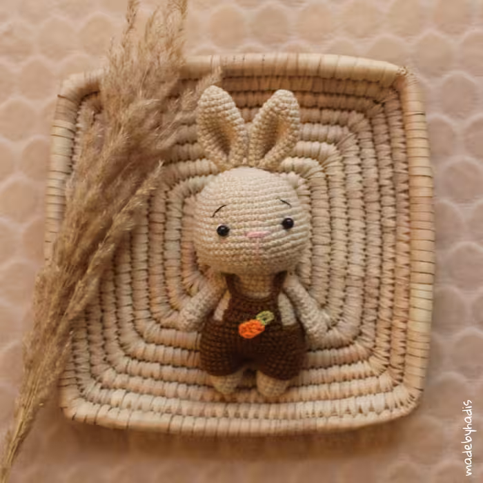 فندق، خرگوش بافتنی 