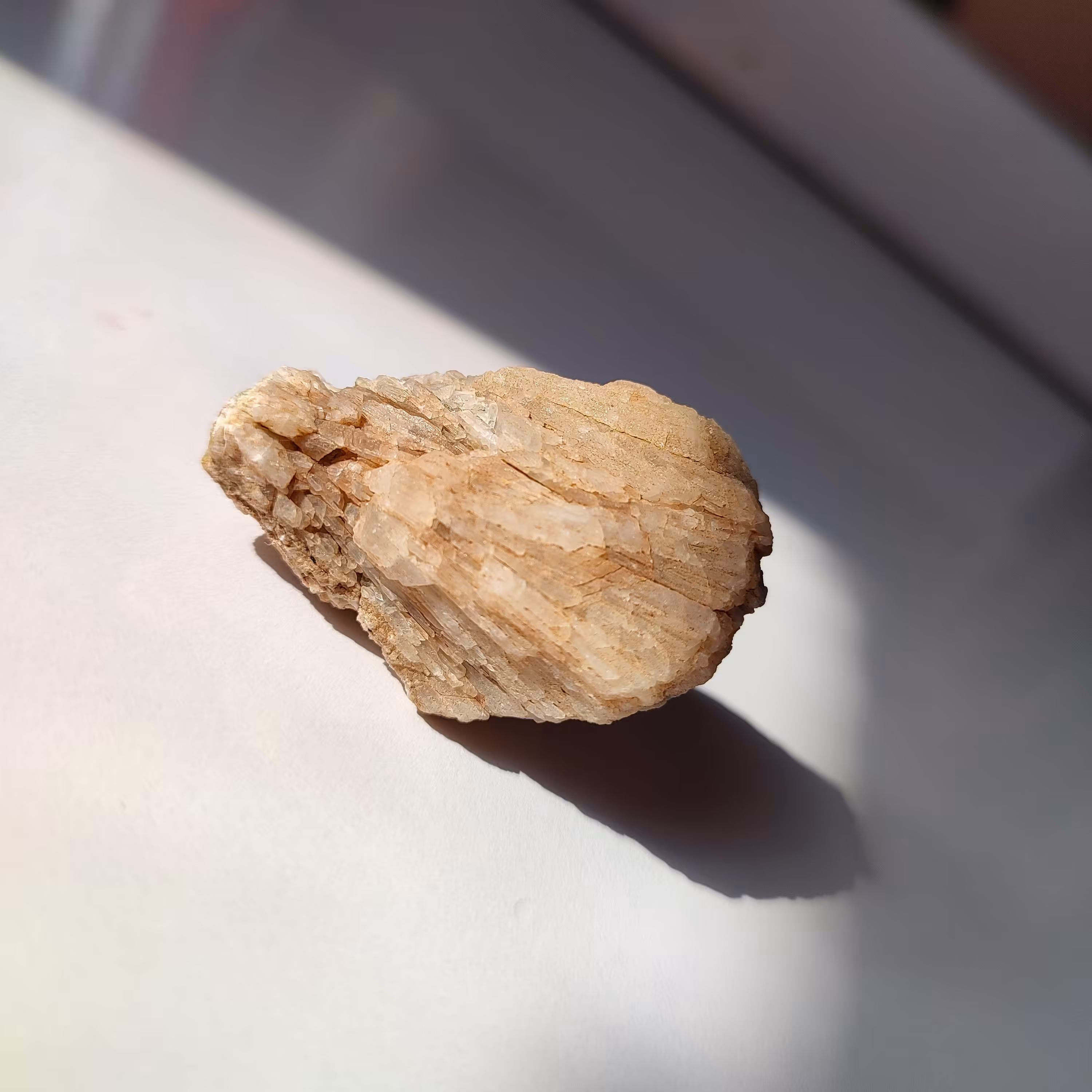 سنگ راف کوارتز دودی اصل و معدنی با خواص بسیار