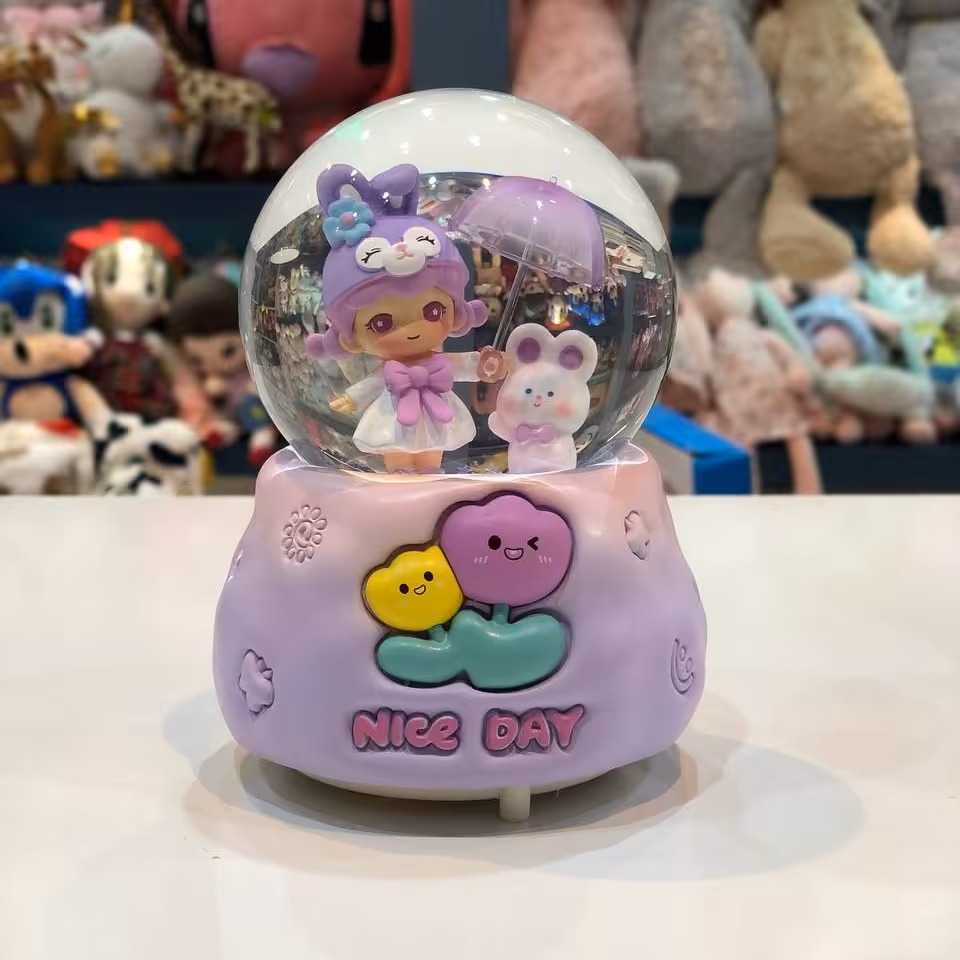 گوی موزیکال و چراغدار سایز متوسط در 5  طرح مختلف 