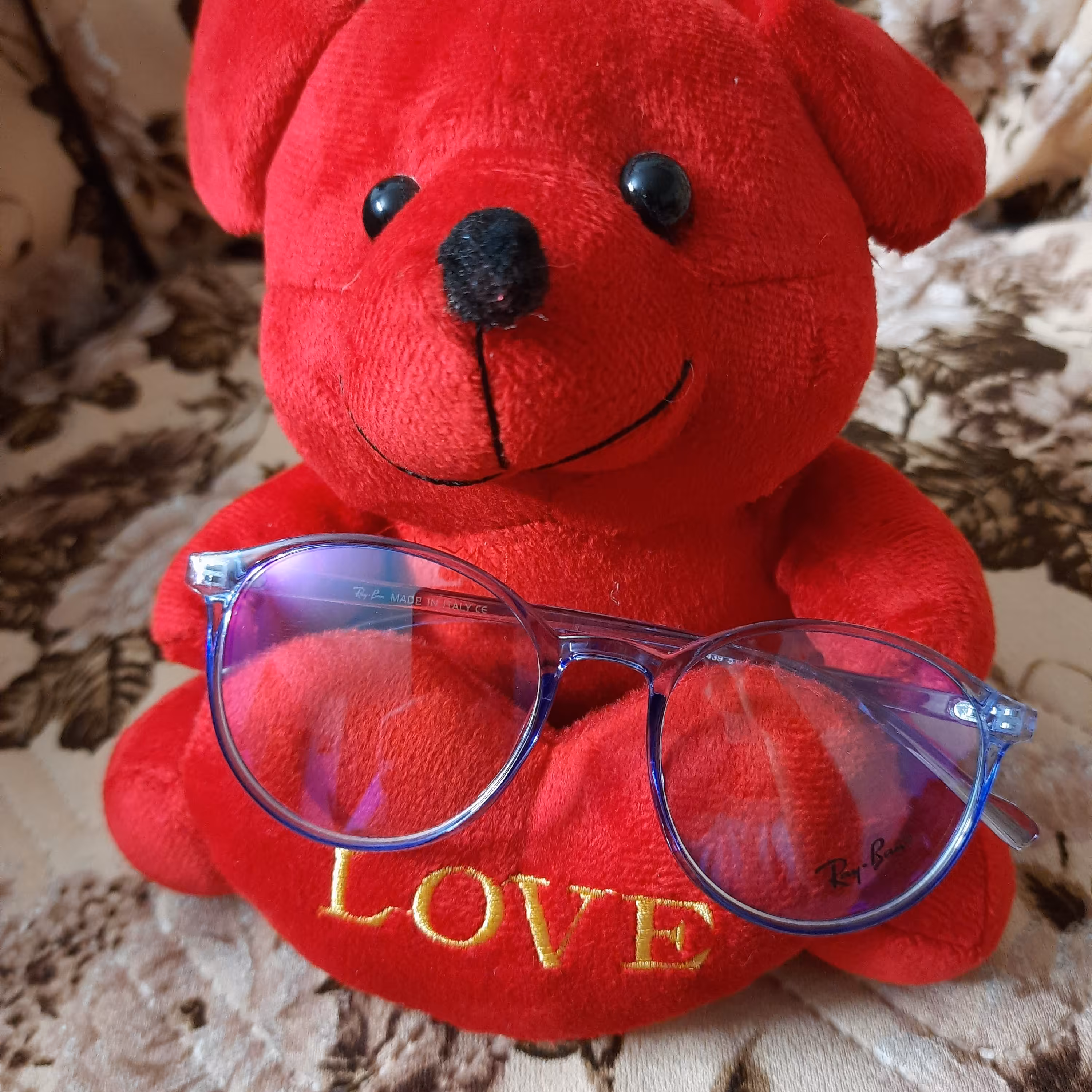 عینک طبی گرد با قابلیت ساخت انواع عدسی طبی نمره دار  جنسیت فریم تمام قاب کائوچو بسیار سبک 