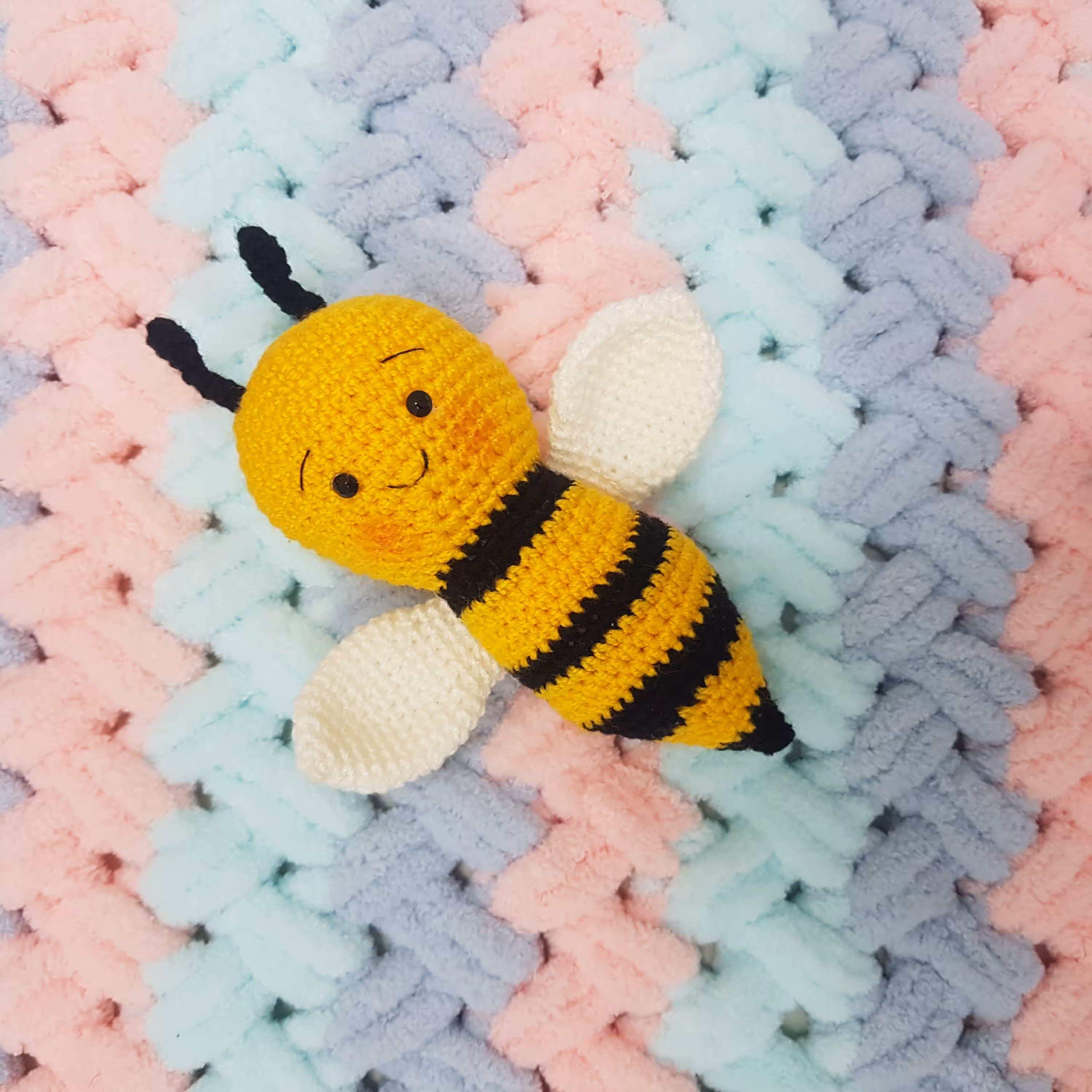 جغجغه زنبوردوسداشتنی