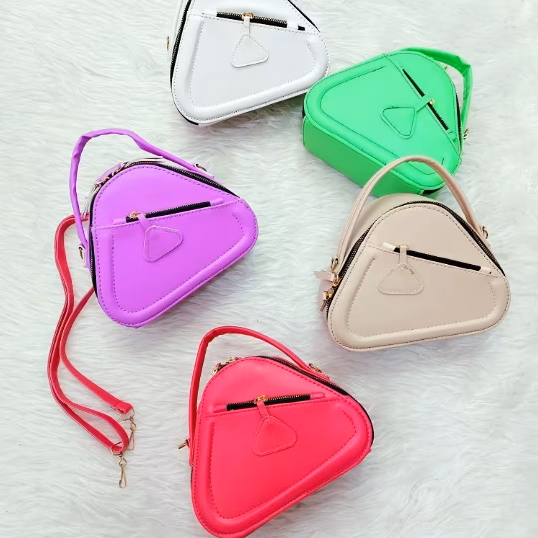 کیف پاسپورتی سه ضلعی 