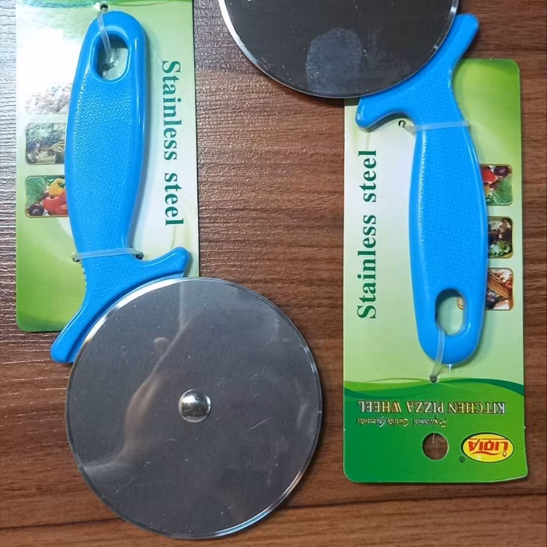 پیتزا بر پلاستیکی