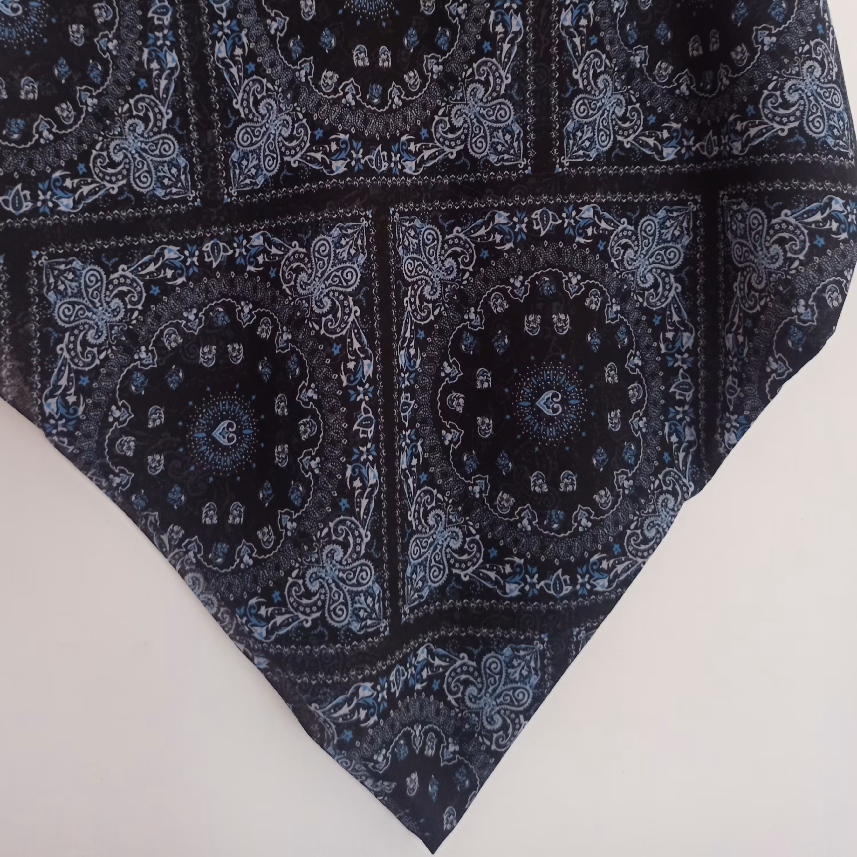 روسری حریر طرح کاشی