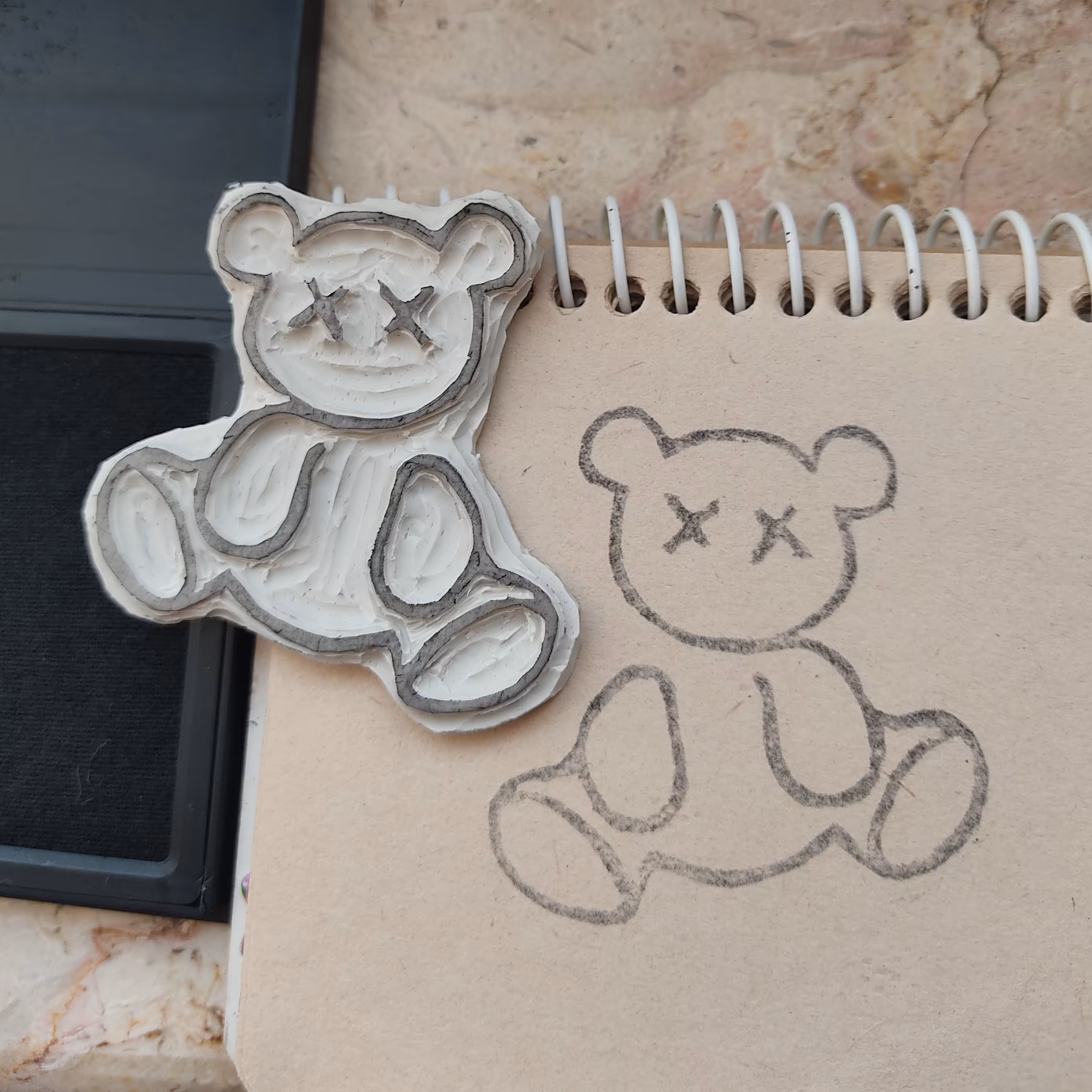  مهر دستساز لینو لئوم طرح خرسی  مناسب بولت ژورنا و تزیین بسته بندی هاتون