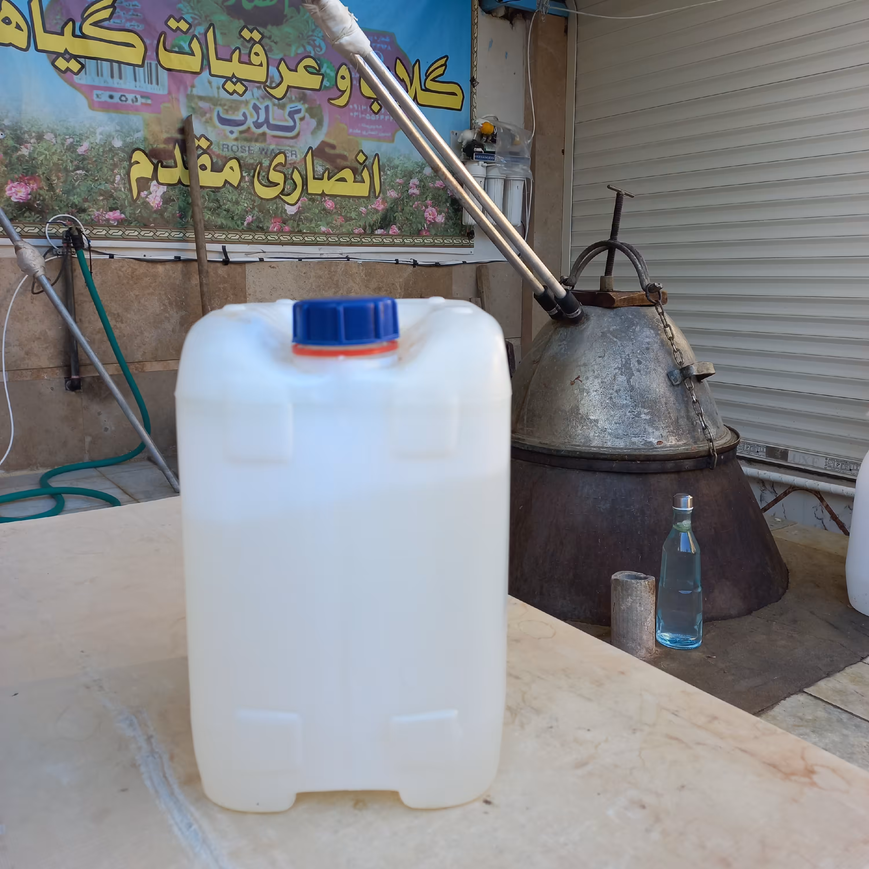 عرق نعنا 10 لیتری (سنگین و درجه 1) سوغات اصل قمصر کاشان گلابگیری انصاری مقدم