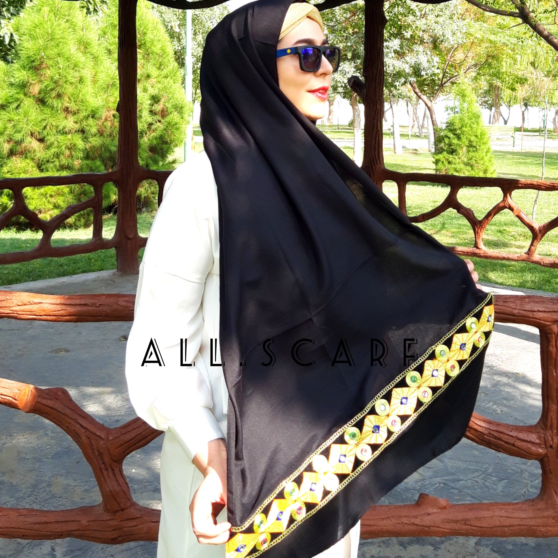 آفر ویژه شال هندی وارداتی ، شال شیک طرح سنتی ، شال برجسته ،شال مشکی با کیفیت فوق العاده عالی قواره بزرگ لیز نمیخوره