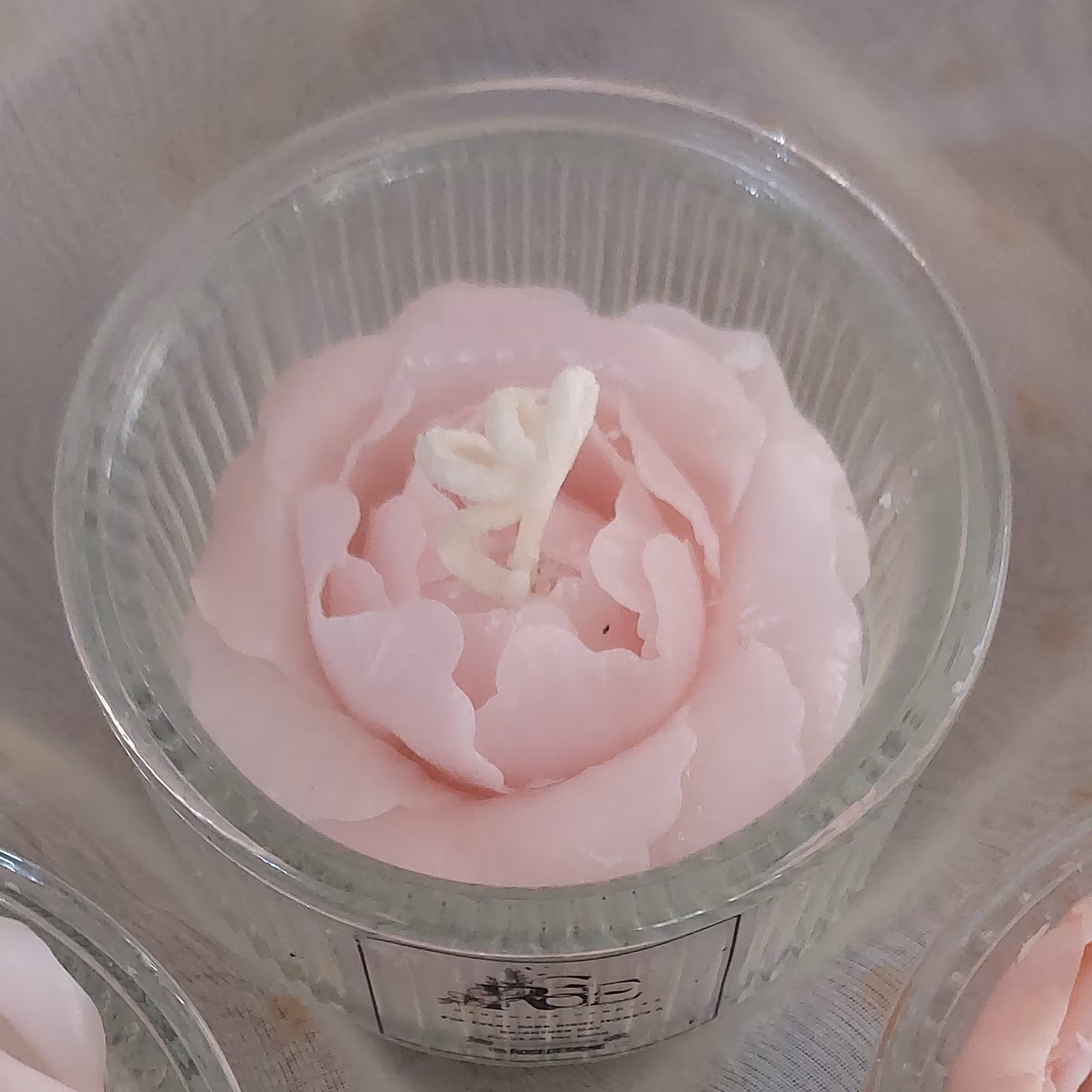 شمع دست ساز رنگ صورتی روشن داخل شات شیشه ای 6در5