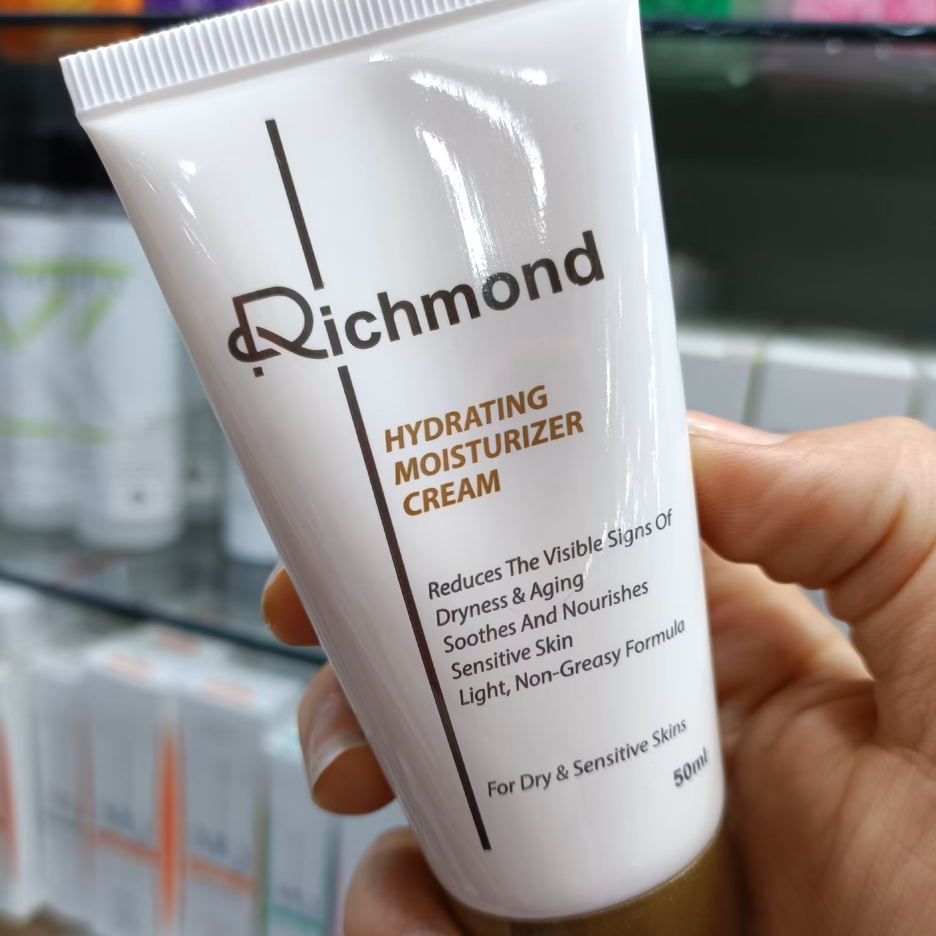 آبرسان پوست خشک و حساس ریچموند