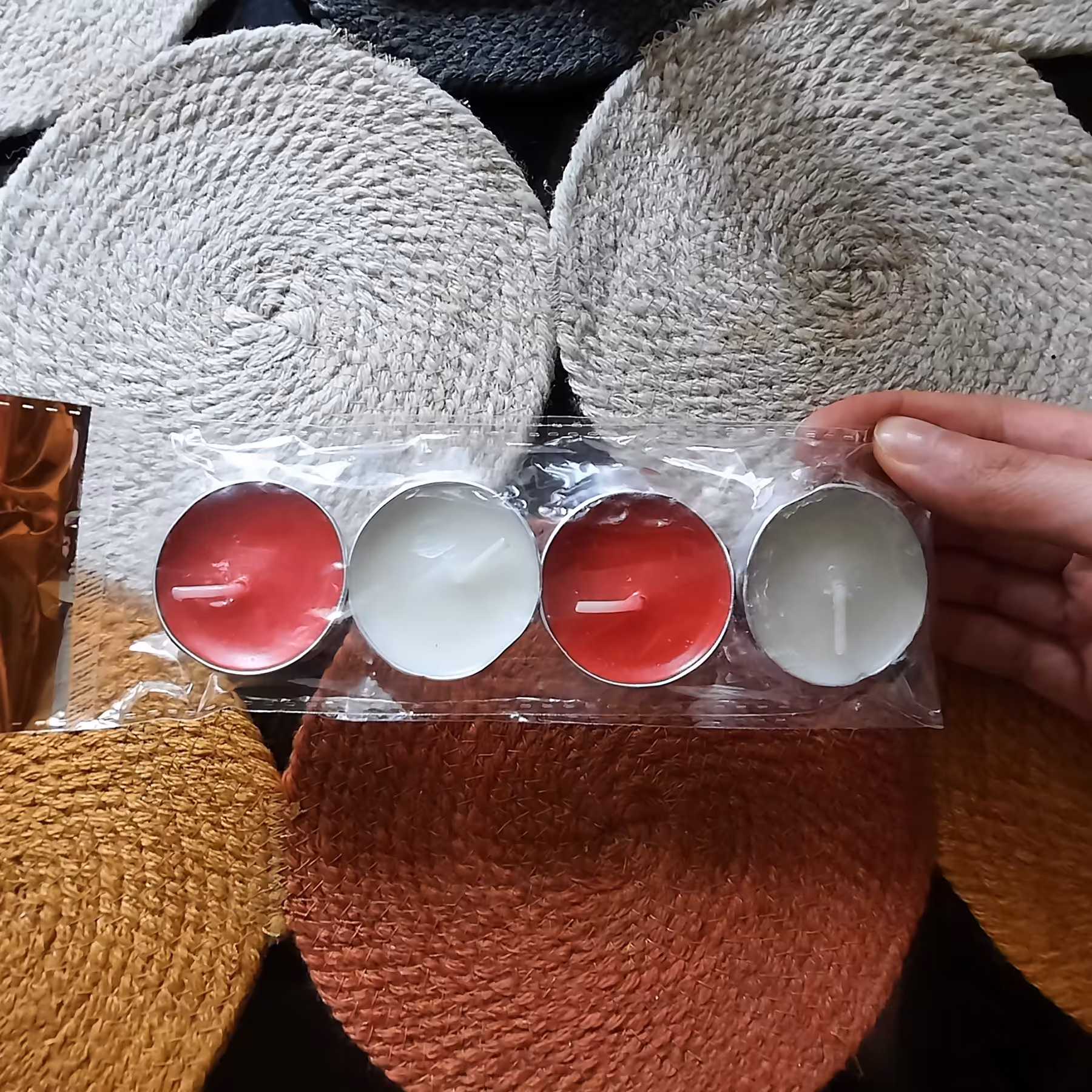 شمع پک 4 تایی فقط دوازده هزار تومان 