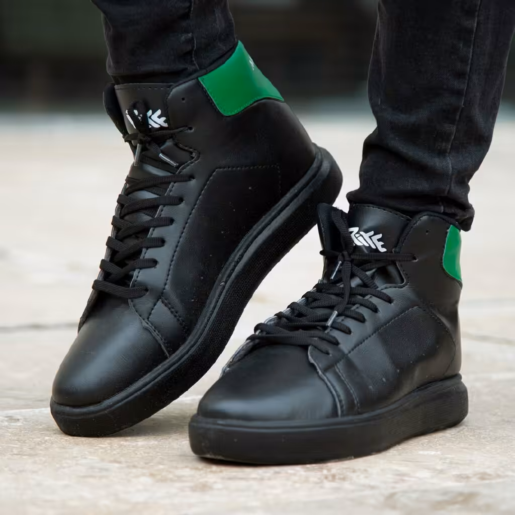 کفش ساقدار مردانه مدل ortega   مشکی سبز  سایزبندی  سایز 41 تا 44جنس رویه  چرم صنعتی جنس زیره   PUمناسب  پیاده روی و ورزش