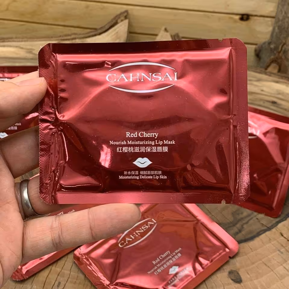 پچ لب ورقه ای گیلاس قرمز 8 گرمی CAHNSAI 