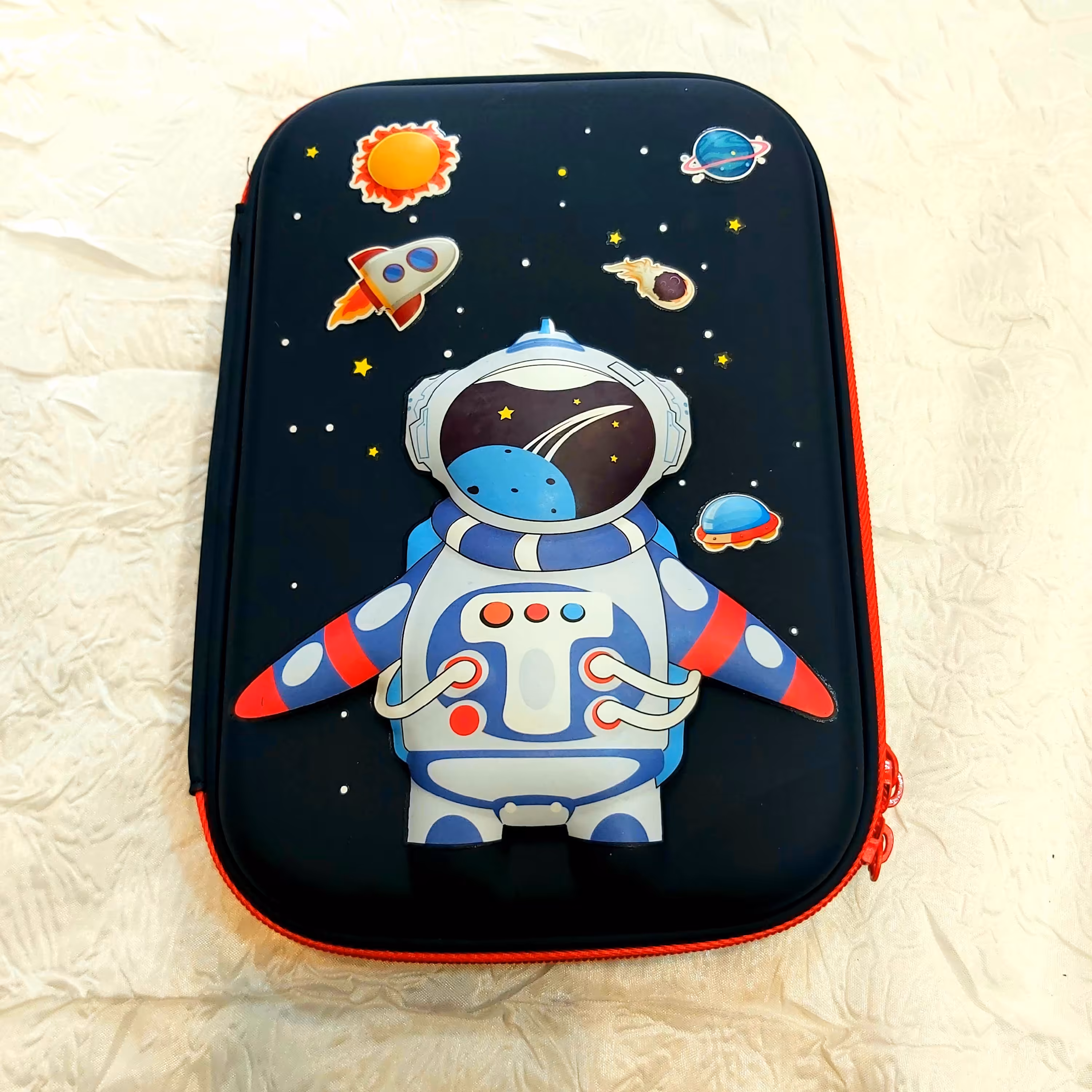 جامدادی تبلتی بزرگ پسرانه طرح فضانورد