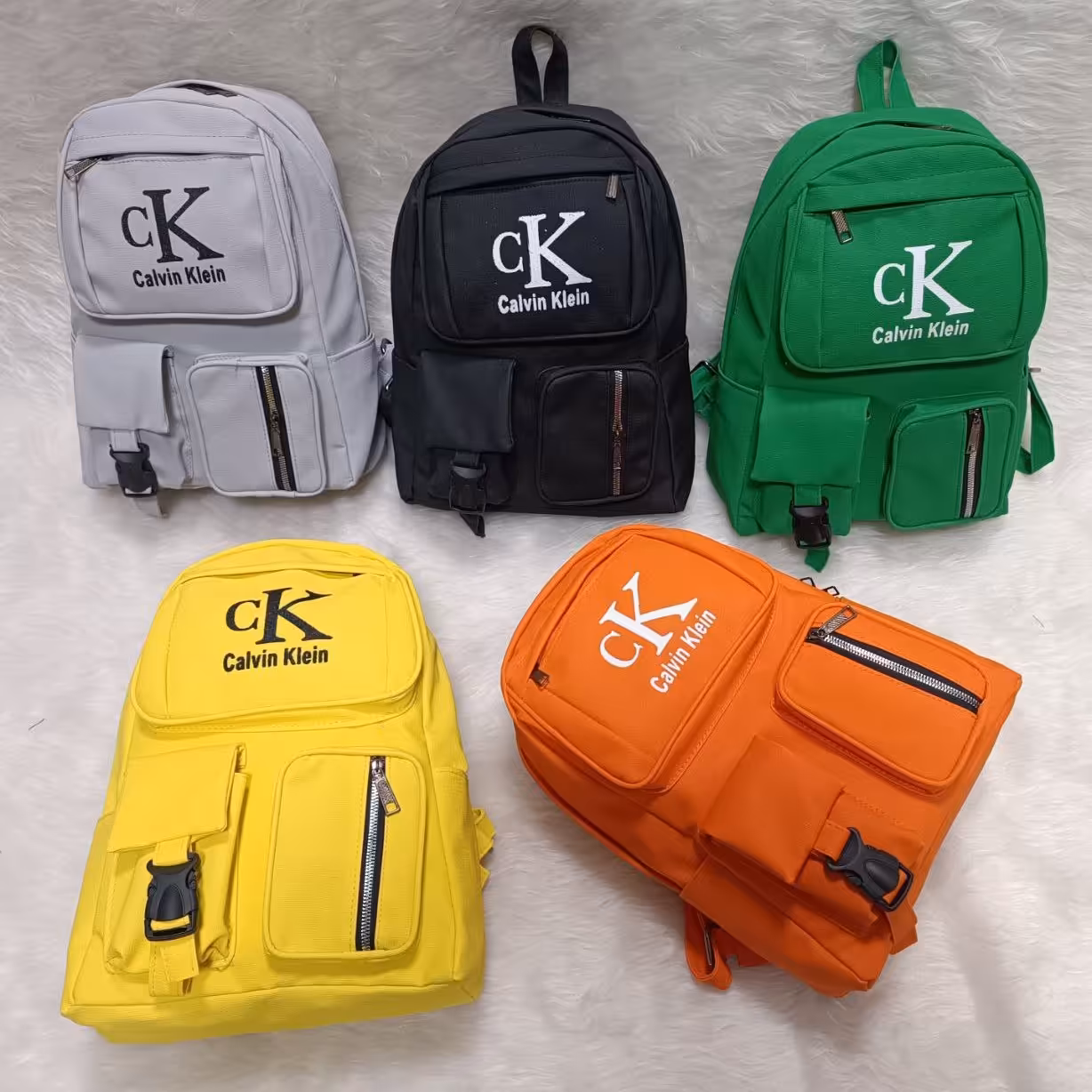 کوله پشتیCKکوله پشتی  اسپرت کوله پشتی مدرسه کوله جادار و کاربردی