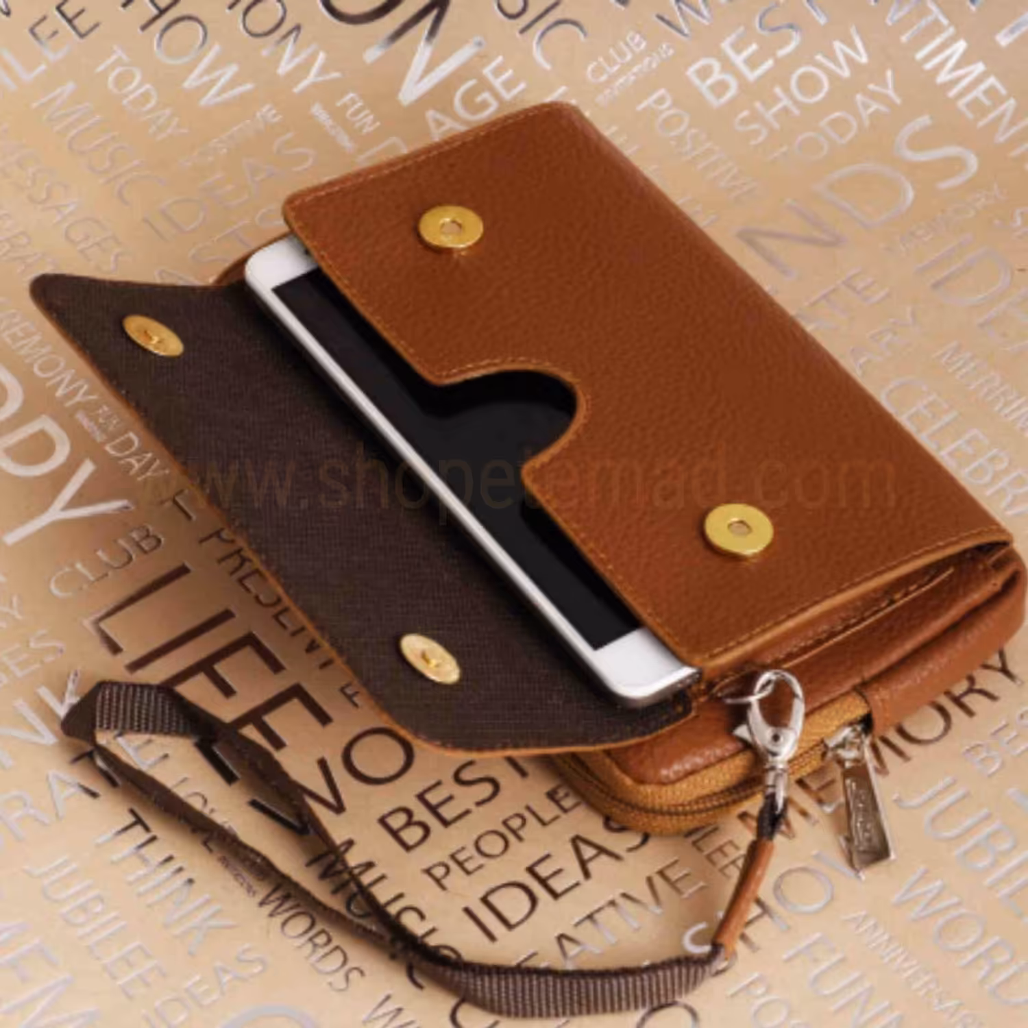 کیف پول و موبایل دستی و کمری