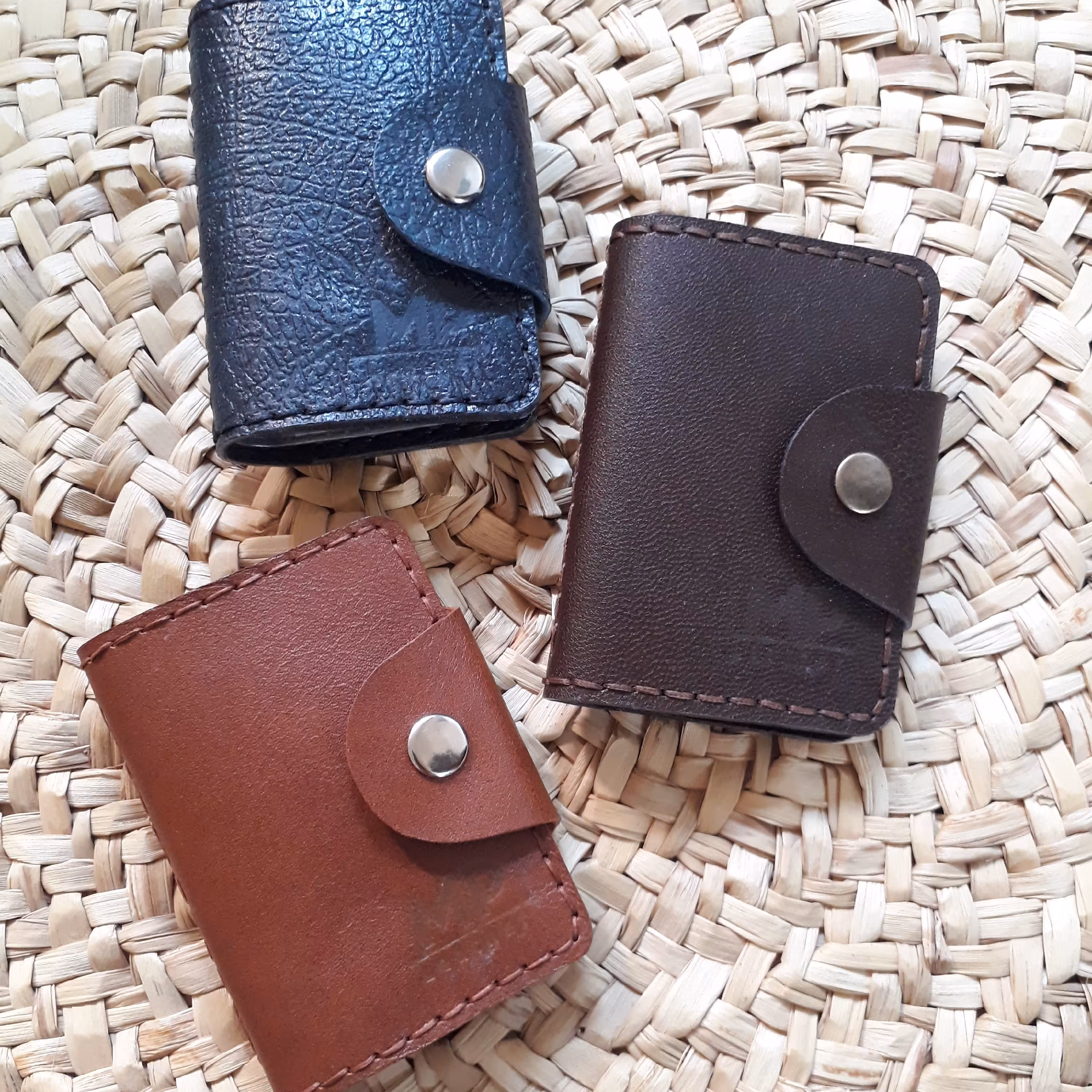 کیف کارت دکمه دار چرم بزی دستدوز در رنگهای مختلف