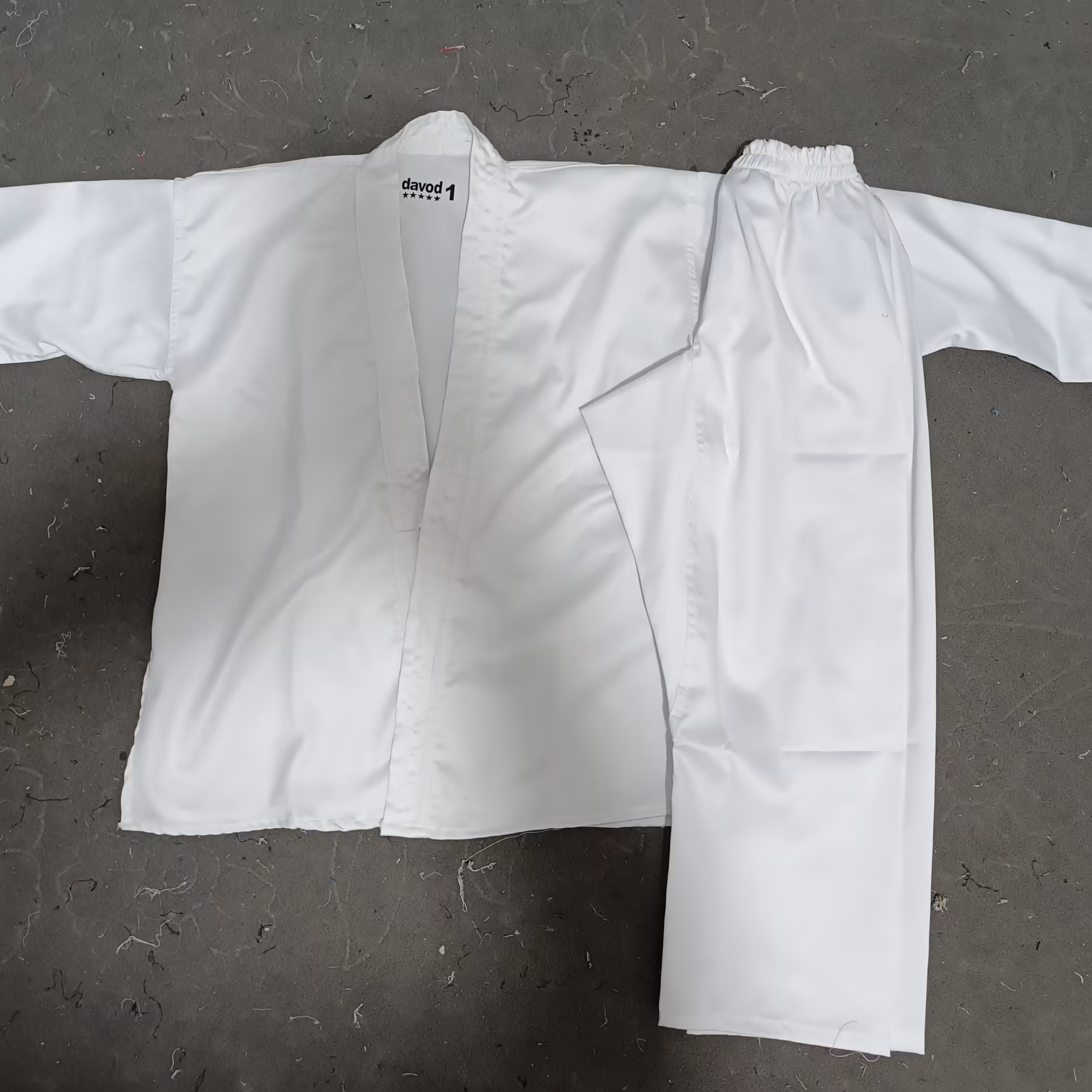 لباس کاراته جنس ویسکوز فلامنت در  8 سایز 35و36یک و2و3و4و5